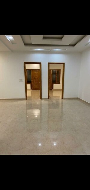 Room in 4 BHK Builder Floor at Vasant Vihar – for Sale