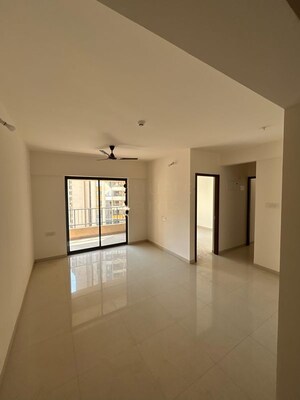 Room in 2 BHK Apartment at Shapoorji Pallonji Joyville Hadapsar Annexe, Hadapsar – for Rent