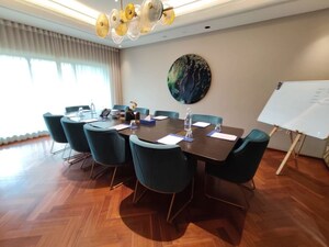 Team Area in 4 BHK Apartment at Lodha Trump Tower, Worli – for Rent