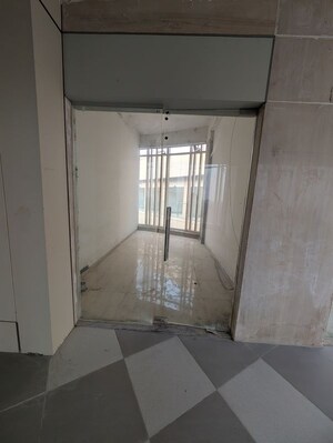  Shop – Exterior View View at Signature Global Signum 37D, Sector 37d - for Sale