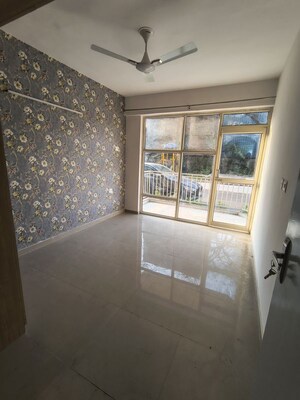 Room in 2 BHK Apartment at Pyramid Midtown, Sector 59 – for Rent