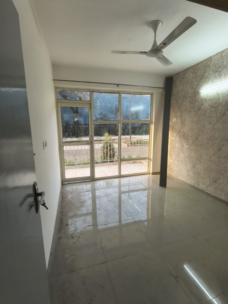 Balcony, pyramid-midtown 2 Bedroom 1000 Sq.Ft. Apartment In Sector 59 Gurgaon 10692867