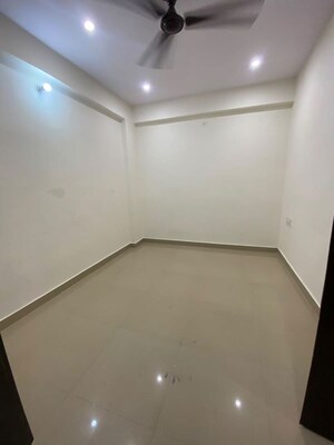 Room in 2 BHK Builder Floor at RWA Flat, Gt Road – for Rent