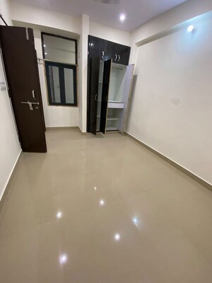 Room in 2 BHK Builder Floor at RWA Flat, Gt Road – for Rent