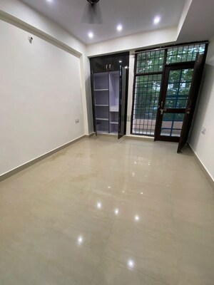 Room in 2 BHK Builder Floor at RWA Flat, Gt Road – for Rent