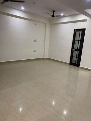 Room in 2 BHK Builder Floor at RWA Flat, Gt Road – for Rent