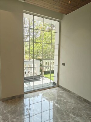 Room in 4 BHK Builder Floor at Vasant Vihar – for Sale