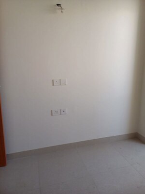 Room in 2 BHK Apartment at Sector 150 – for Rent