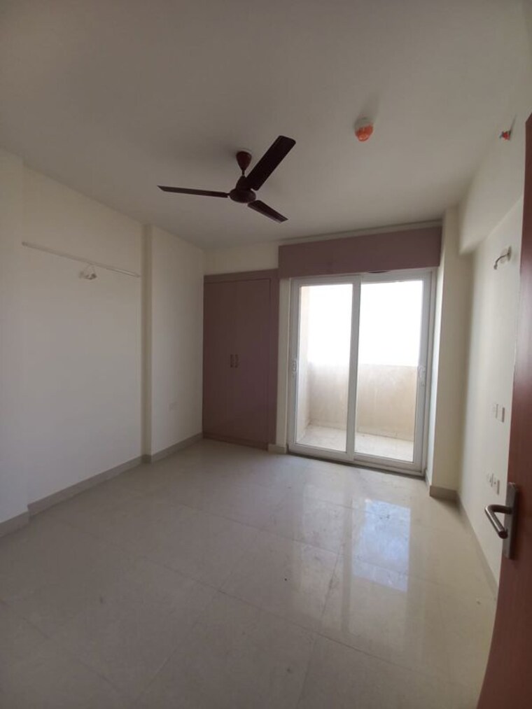 Room, sector 150 2 Bedroom 1100 Sq.Ft. Apartment In Sector 150 Noida 10692344