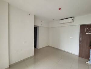 1 BHK Apartment For Rent in Lodha Amara, Kolshet Road