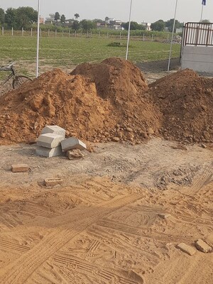 Plot Area in 3 BHK Builder Floor at Sector 110 – for Sale
