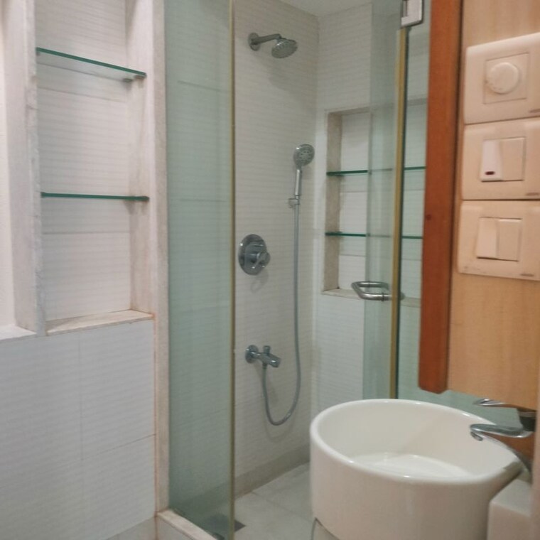 Bathroom, oberoi-sky-gardens 3 Bedroom 2700 Sq.Ft. Apartment In Andheri West Mumbai 10692908