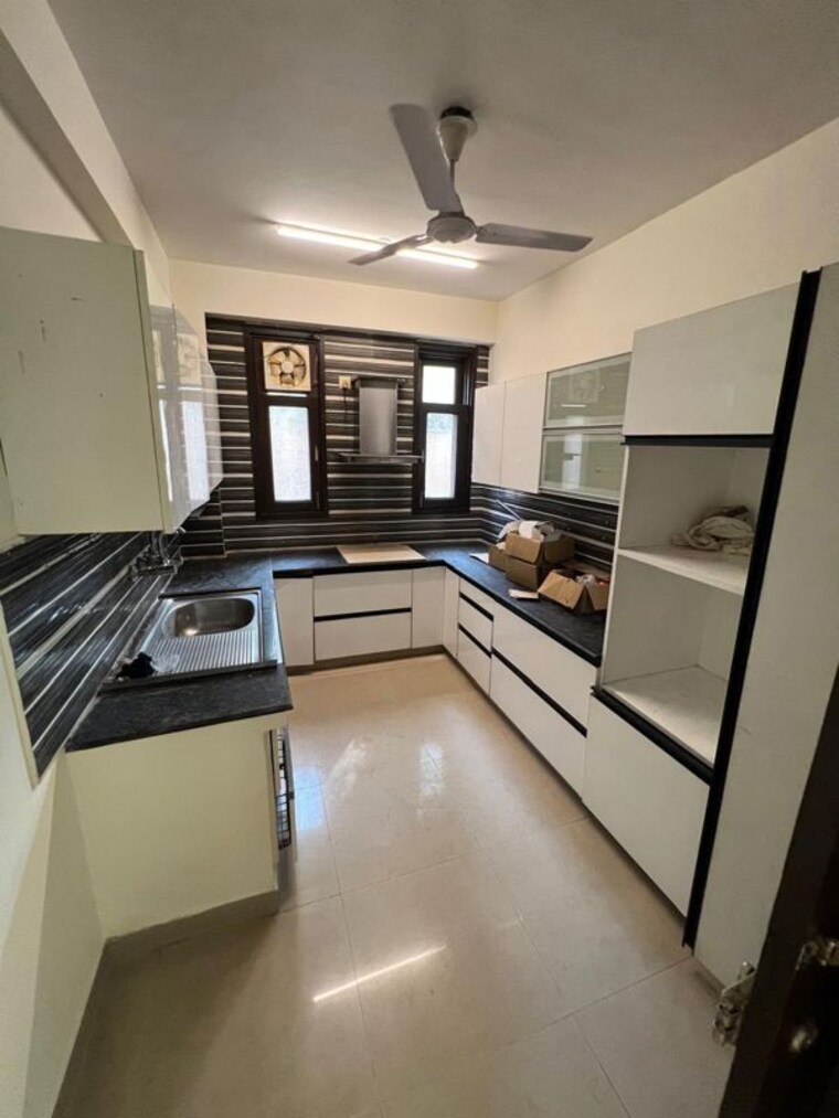 Kitchen, anand niketan 3 Bedroom 3420 Sq.Ft. Builder Floor In Anand Niketan Delhi 10692958