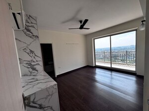 Room in 3 BHK Apartment at Sector 79 – for Rent