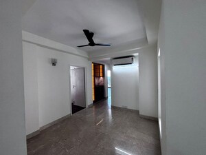 Room in 3 BHK Apartment at Sector 79 – for Rent