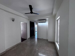 Building Lobby in 3 BHK Apartment at Sector 79 – for Rent