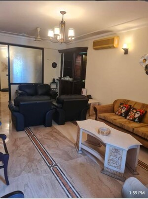Living Room in 3 BHK Apartment at Sector 28 – for Rent