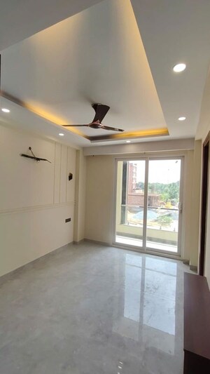Room in 3 BHK Builder Floor at Ansal API Esencia, Sector 67 – for Rent