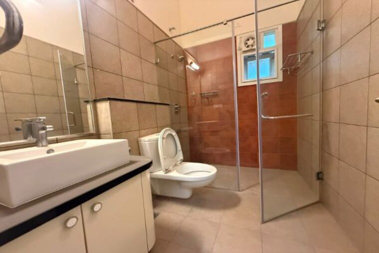 Bathroom, prestige-lakeside-habitat-villa 4 Bedroom 4003 Sq.Ft. Villa In Gunjur Bangalore 10692944