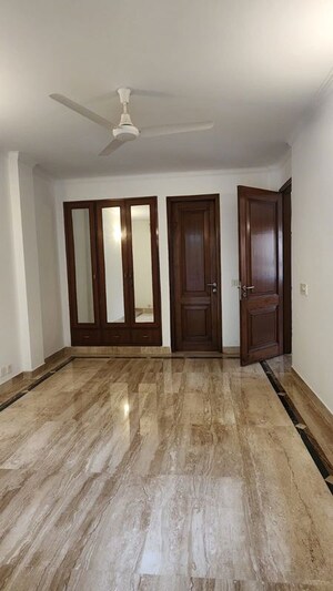 Room in 4 BHK Builder Floor at Vasant Vihar – for Rent
