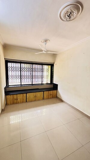 Room in 1 BHK Apartment at Swapna Sangeet CHS, Mulund West – for Rent
