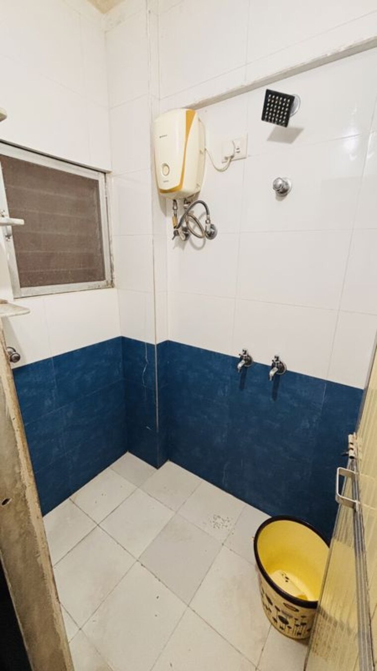 Bathroom, swapna-sangeet-chs 1 Bedroom 530 Sq.Ft. Apartment In Mulund West Mumbai 10693023