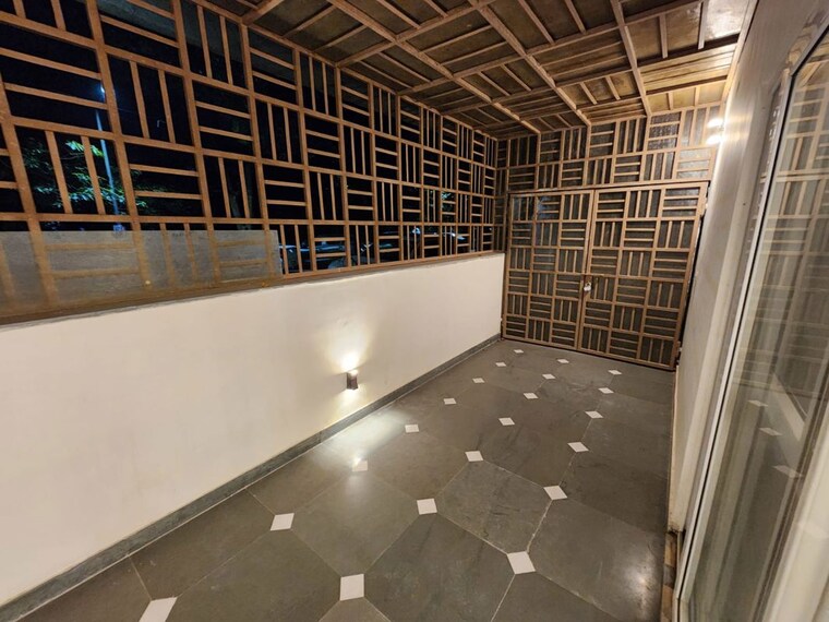 Balcony, sarita vihar 1 Bedroom 700 Sq.Ft. Apartment In Sarita Vihar Delhi 10693026