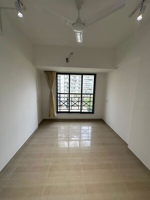 Room in 3 BHK Apartment at DLH Legacy, Juhu – for Rent