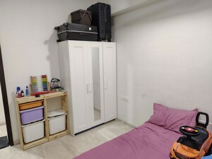 Room in 3 BHK Apartment at Mumbai Central Suburbs – for Rent