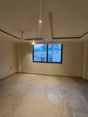 Room in 3 BHK Builder Floor at Chanakyapuri – for Rent