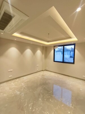 Room in 3 BHK Builder Floor at Chanakyapuri – for Rent