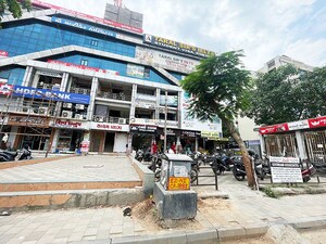  Shop – Exterior View View at Nikol - for Sale