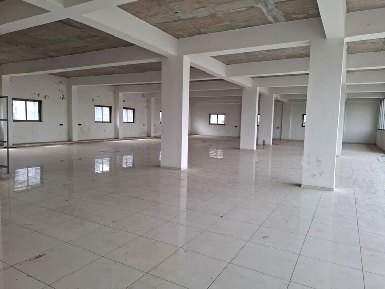  Parking, science city Commercial Showroom 7000 Sq.Ft. In Science City Ahmedabad 10693106