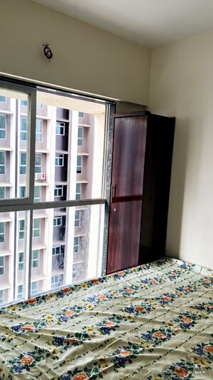 Room in 1 BHK Apartment at Ace Enclave, Ghodbunder Road – for Rent