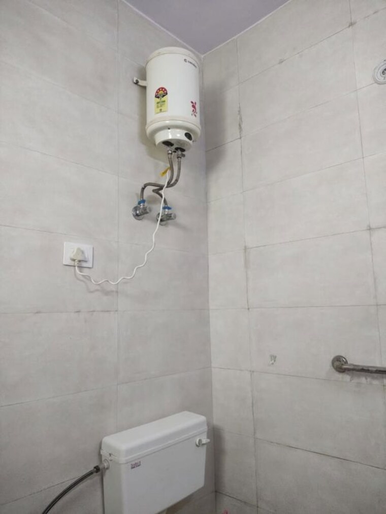 Bathroom, nfl-society 2 Bedroom 1500 Sq.Ft. Apartment In Pi I And Ii Greater Noida Greater Noida 10693068