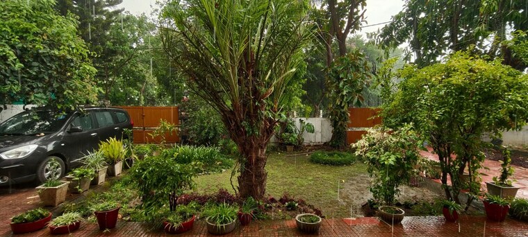 Garden, vasant vihar 3.5 Bedroom 10500 Sq.Ft. Independent House In Vasant Vihar Dehradun 10690385