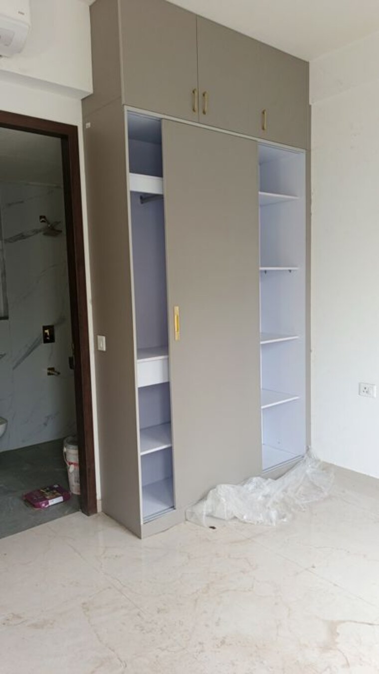 Bathroom, smart-world-orchard 3 Bedroom 1680 Sq.Ft. Apartment In Sector 61 Gurgaon 10693121