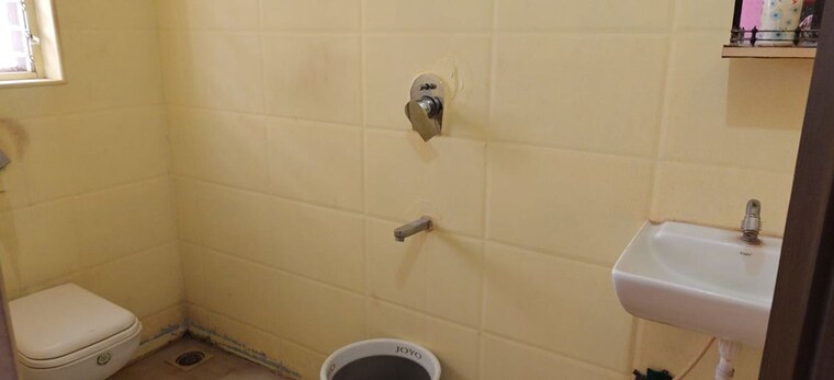 Bathroom, mundhwa 3 Bedroom 1600 Sq.Ft. Apartment In Mundhwa Pune 10693144