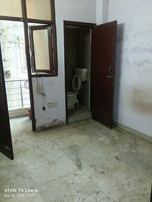 Room in 2 BHK Builder Floor at Panchsheel Vihar – for Rent