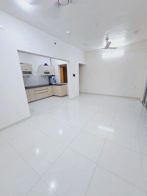 2 BHK Apartment For Rent in Godrej Rejuve, Mundhwa
