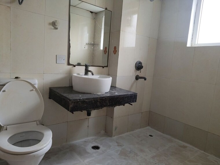 Bathroom, paramount-floraville 3 Bedroom 1685 Sq.Ft. Apartment In Sector 137 Noida 10693160