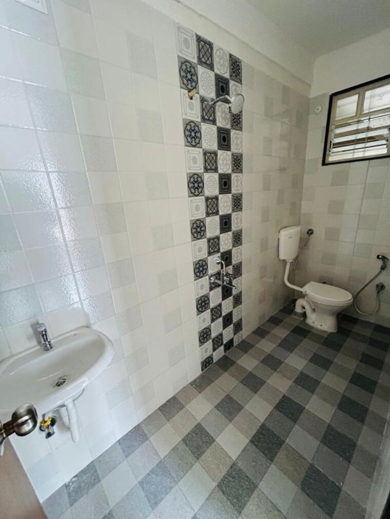 Bathroom, kolte-patil-little-earth 2 Bedroom 860 Sq.Ft. Apartment In Kiwale Pune 10693186