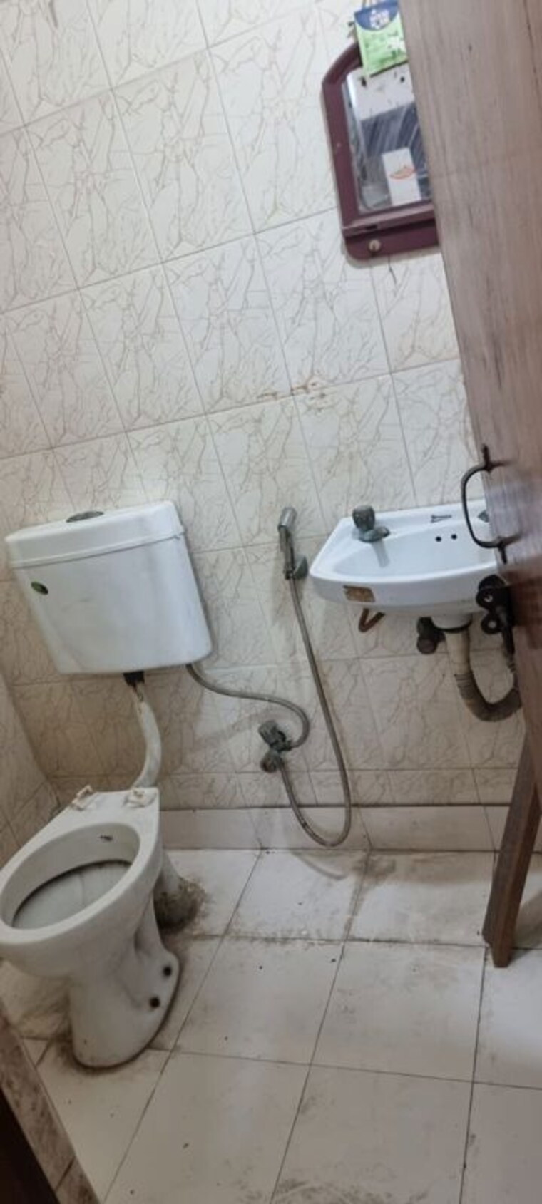Bathroom, khirki extension 2 Bedroom 80 Sq.Yd. Builder Floor In Khirki Extension Delhi 10693195