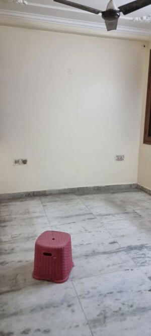 Room in 2 BHK Builder Floor at Khirki Extension – for Rent