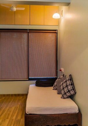 Room in 3 BHK Apartment at Bandra West – for Rent