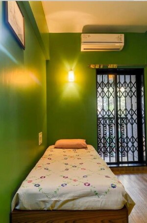 Bedroom in 3 BHK Apartment at Bandra West – for Rent