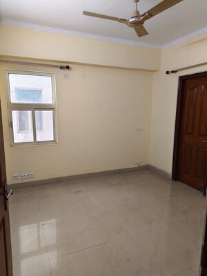Room in 3 BHK Builder Floor at Ajabpur – for Rent
