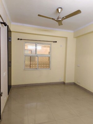 Room in 3 BHK Builder Floor at Ajabpur – for Rent