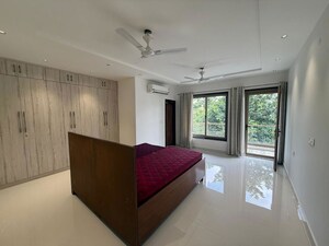 Bedroom in 4 BHK Builder Floor at Sector 17 – for Rent
