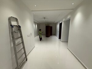 Building Lobby in 4 BHK Builder Floor at Sector 17 – for Rent